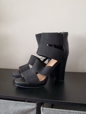 Report Black Suede Block Heel Sandal